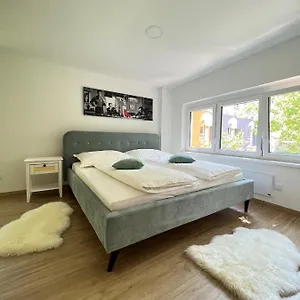 Charming Townhouse Directly By Metro , Wien Österreich