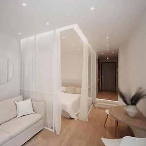 V1 Boutique Rooms, Nilie Hospitality Mgmt , Thessaloniki Griechenland